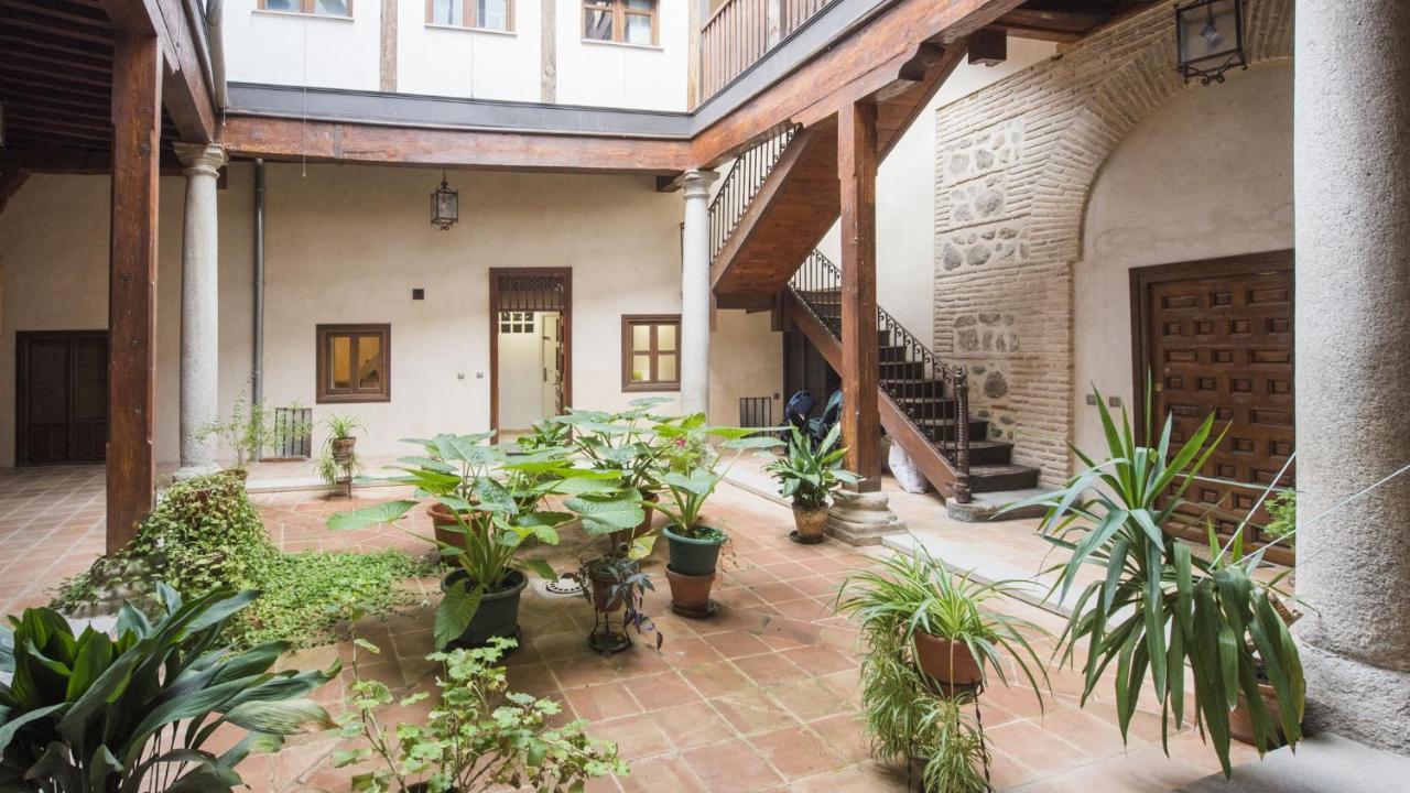El Patio Del Arrayan - Apartamentos Aloha Toledo Buitenkant foto